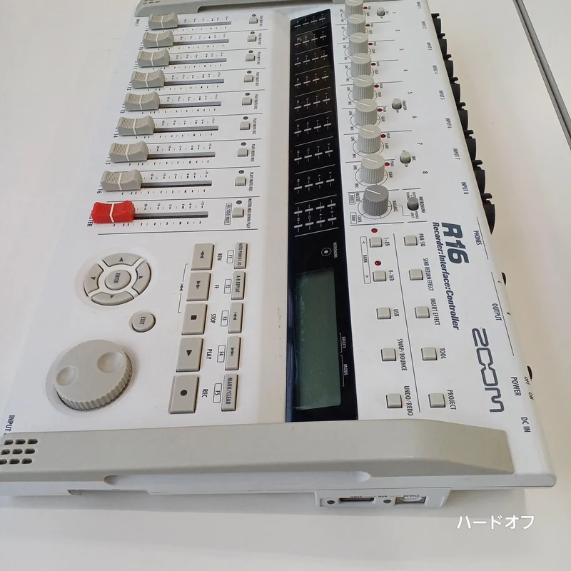 ZOOM MTR R16