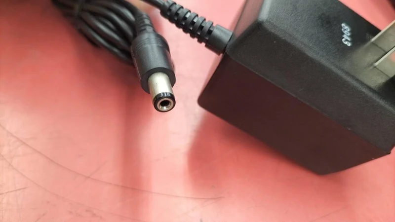 BOSS Netzteil für Effektpedal ACA-100