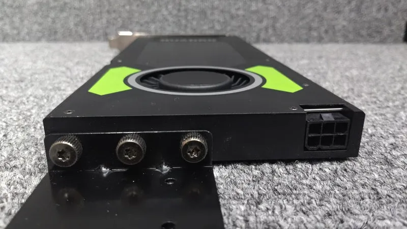 NVIDIA-Grafikkarte: P4000