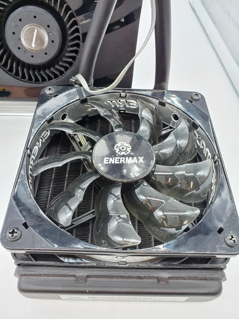SYCOM-Grafikkarte: RTX 2080 SUPER mit Flüssigkeitskühlung