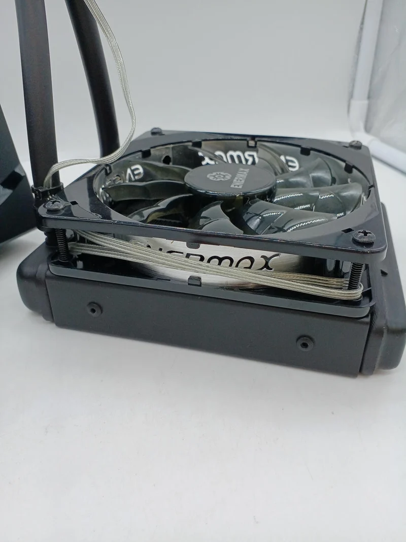 SYCOM-Grafikkarte: RTX 2080 SUPER mit Flüssigkeitskühlung