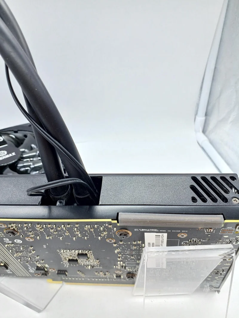 SYCOM-Grafikkarte: RTX 2080 SUPER mit Flüssigkeitskühlung