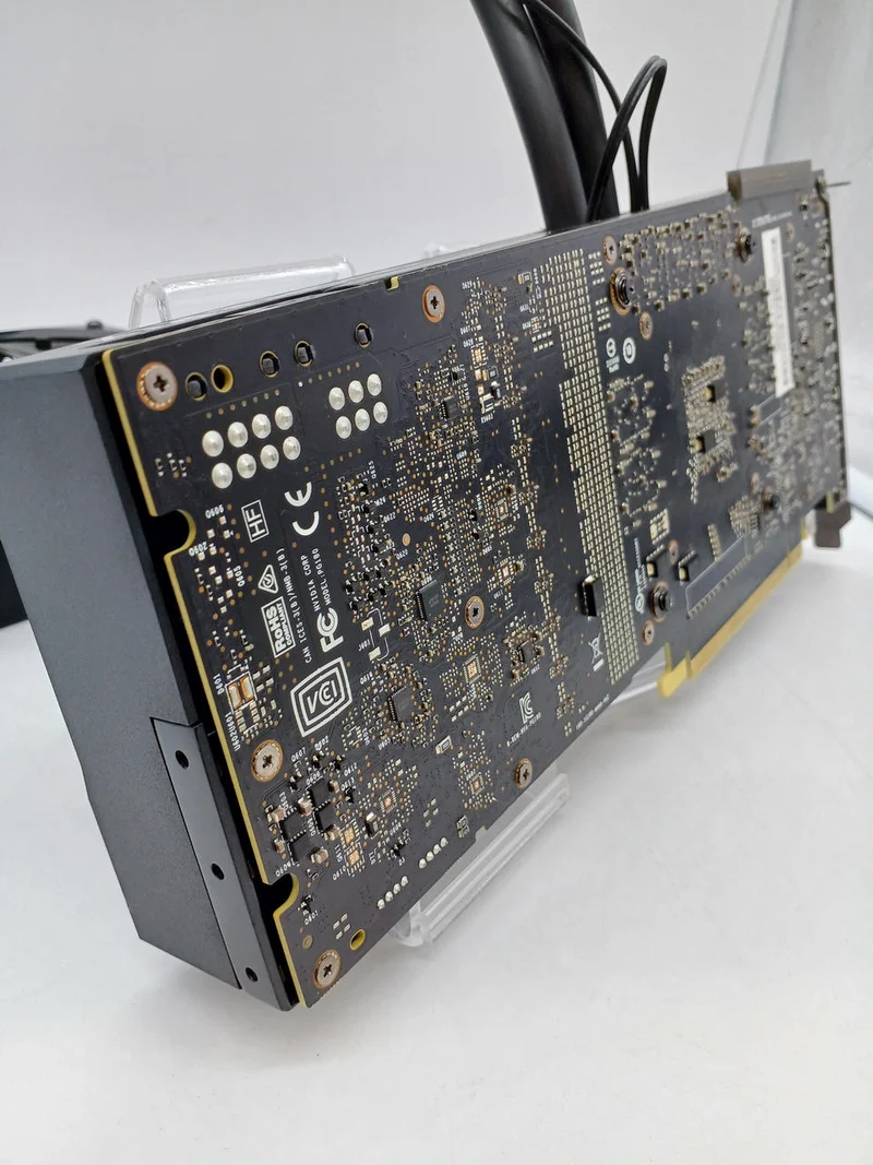 SYCOM-Grafikkarte: RTX 2080 SUPER mit Flüssigkeitskühlung