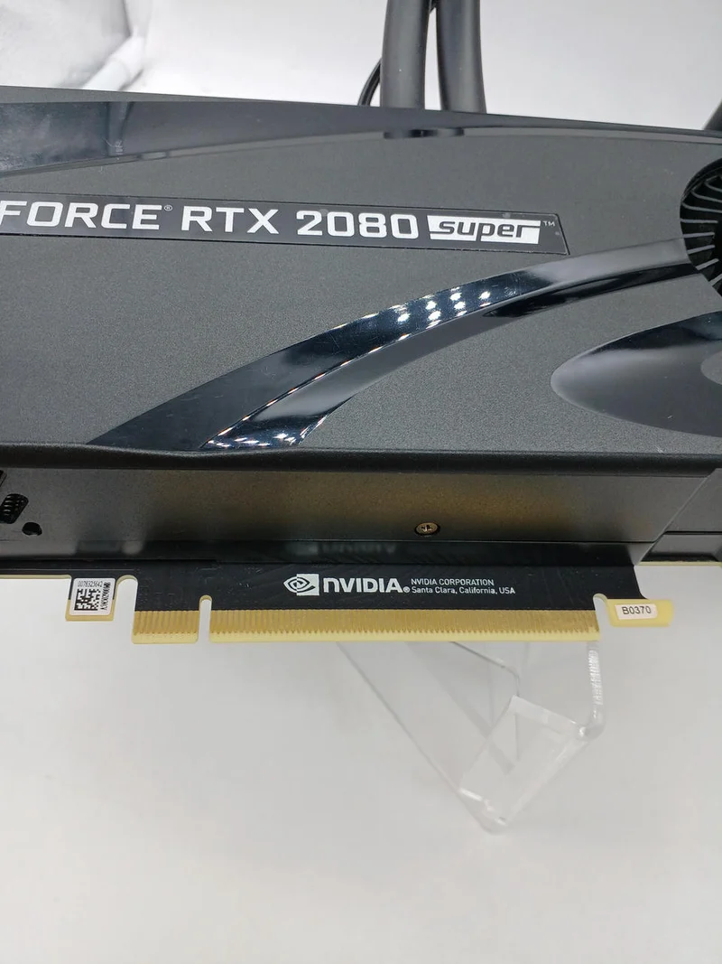 SYCOM-Grafikkarte: RTX 2080 SUPER mit Flüssigkeitskühlung