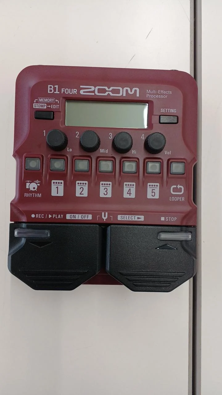 ZOOM Bass Multi Amplifier B1 FOUR