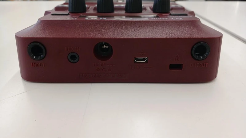 ZOOM Bass Multi Amplifier B1 FOUR