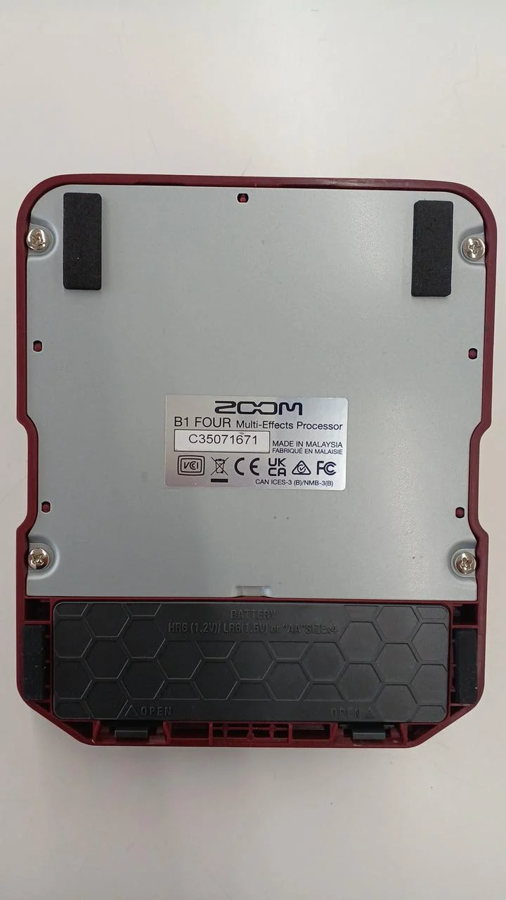 ZOOM Bass Multi Amplifier B1 FOUR