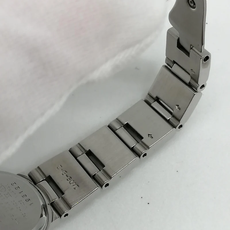 SEIKO Lucia Quarz-Armbanduhr 1F21-0AD0