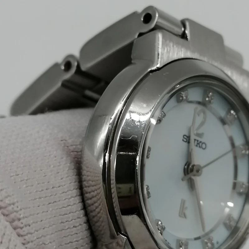 SEIKO Lucia Quarz-Armbanduhr 1F21-0AD0