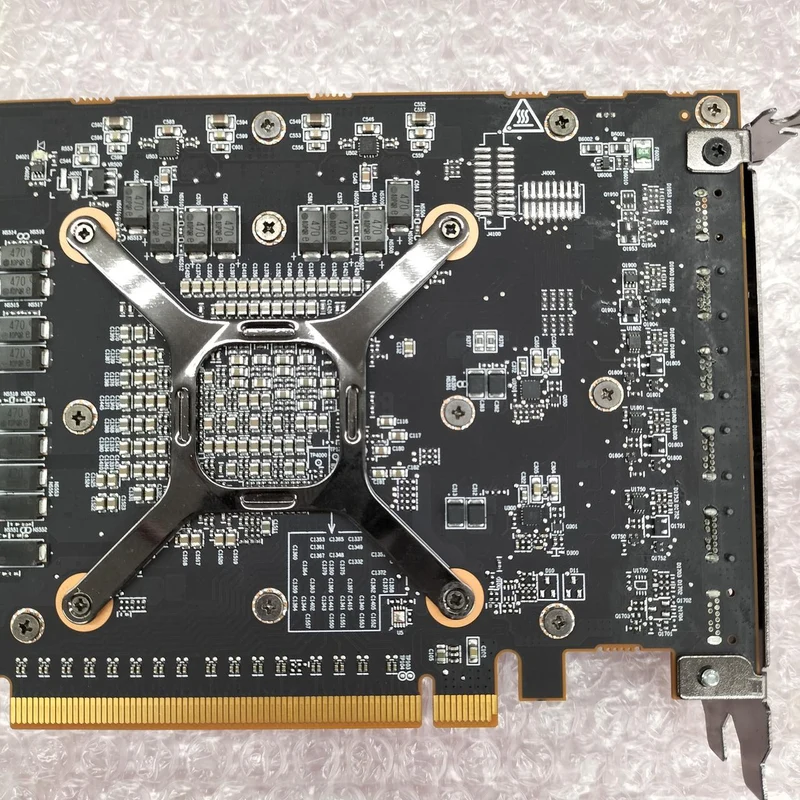 AMD-Grafikkarte: RADEON PRO V320