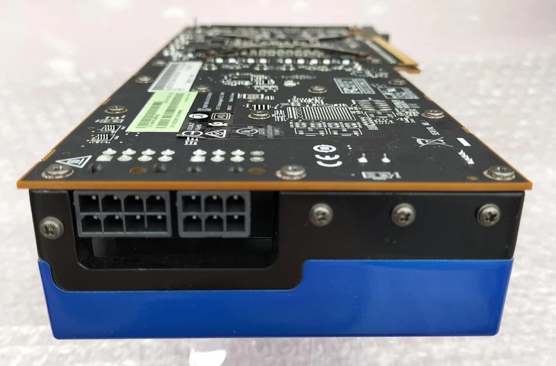 AMD-Grafikkarte: RADEON PRO V320