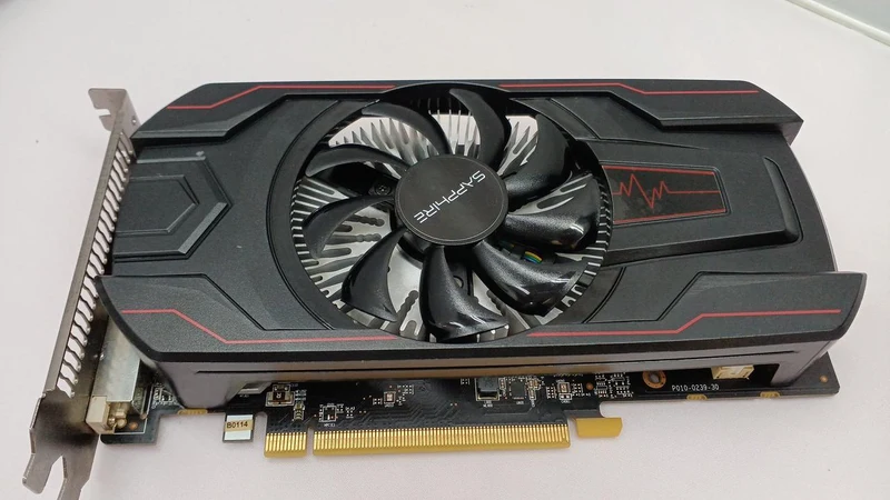 SAPPHIRE Grafikkarte PULSE RADEON RX 560 4G