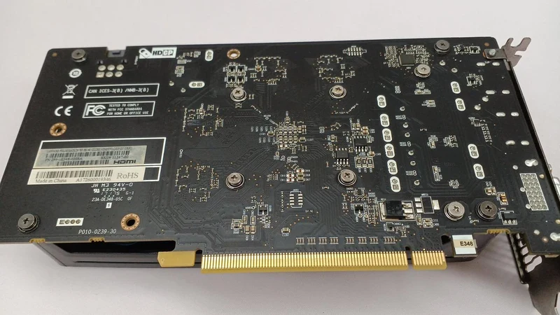 SAPPHIRE Grafikkarte PULSE RADEON RX 560 4G