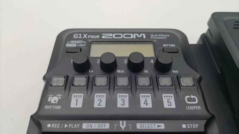 ZOOM Multi-Effekte G1X FOUR