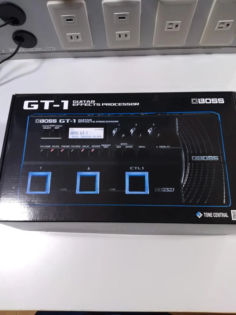 BOSS Multi-Effekt GT-1 (AC fehlt)