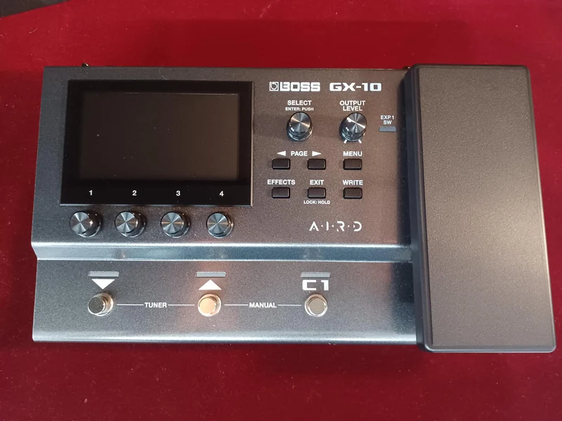 BOSS Multi-Effektgerät GX-10