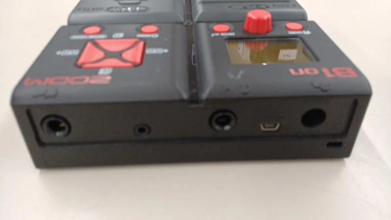 ZOOM Multi-Effektpedal B1ON