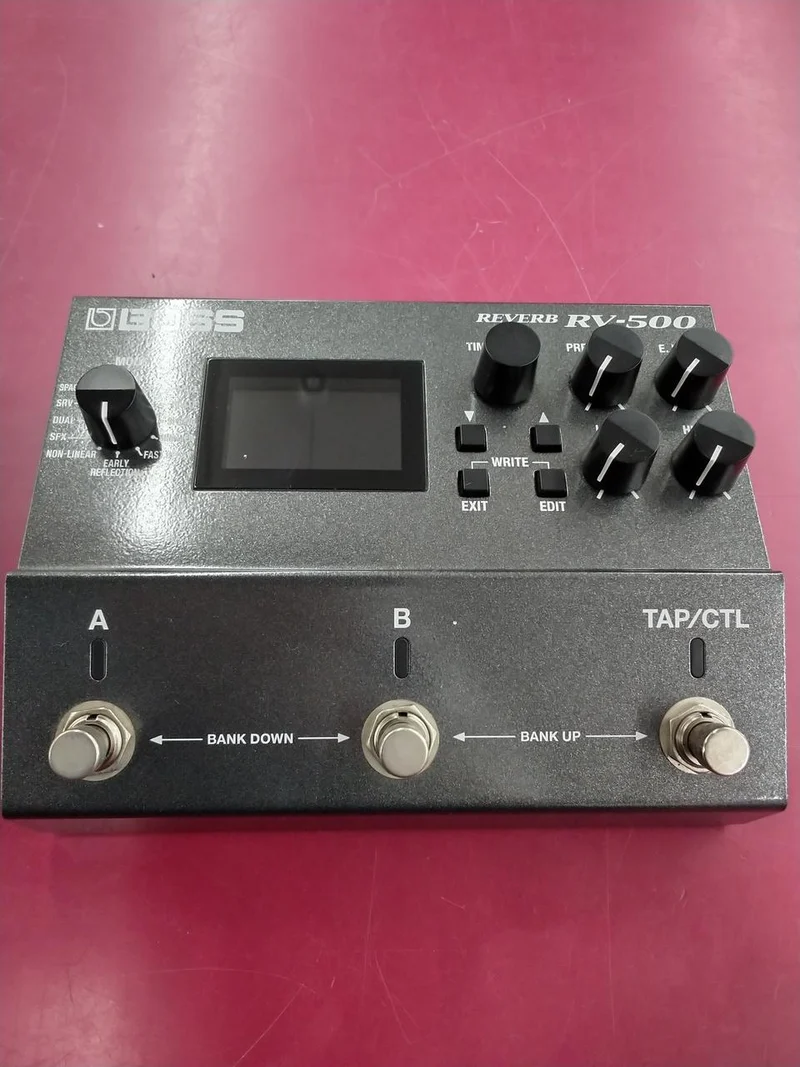 BOSS Multi-Effektgerät RV-500