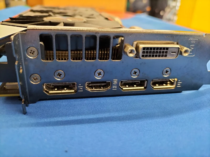 ASUS Grafikkarte: STRIX R9 390