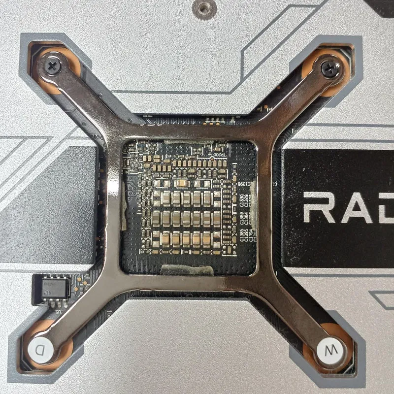 SAPPHIRE NITRO Grafikkarte RX6600XT