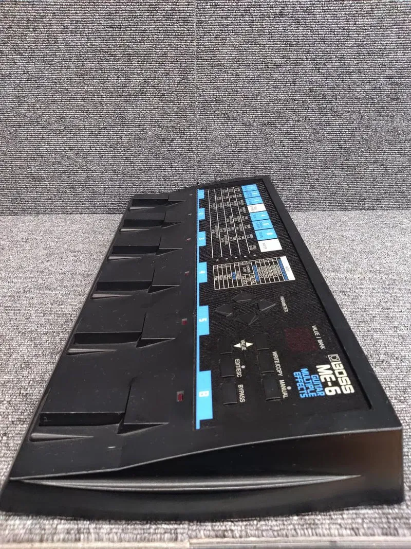 BOSS Multi-Effektpedal ME-6
