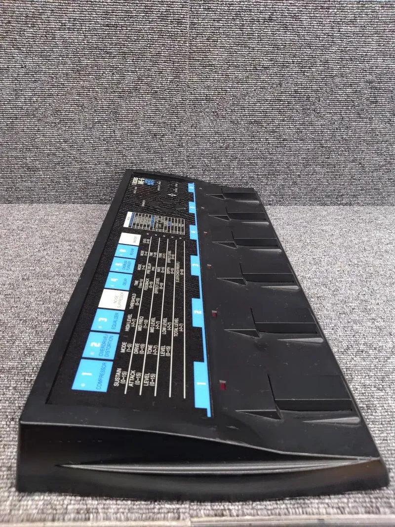 BOSS Multi-Effektpedal ME-6
