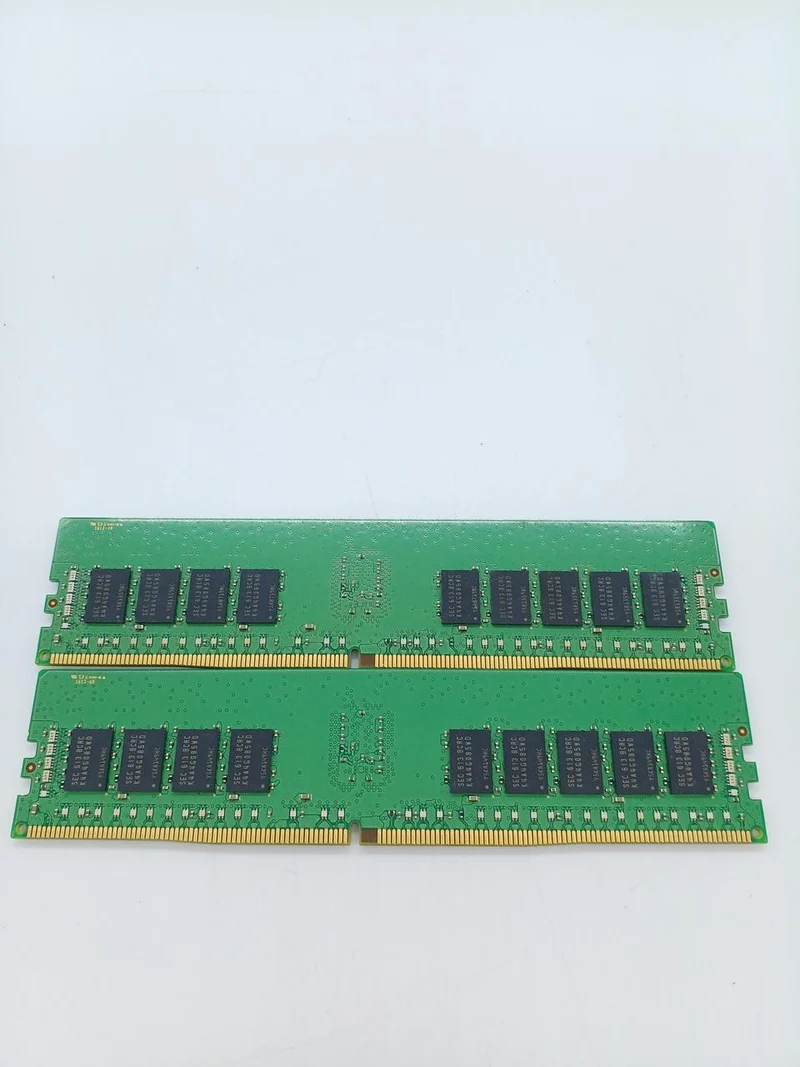 SAMSUNG Server-Speicher: 8 GB × 2 Discs M393A1G43DB1-CRC0Q