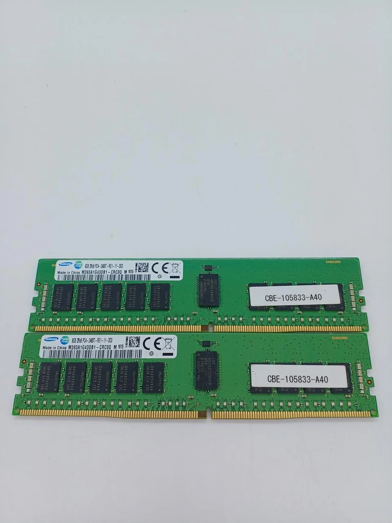 SAMSUNG Server-Speicher: 8 GB × 2 Discs M393A1G43DB1-CRC0Q