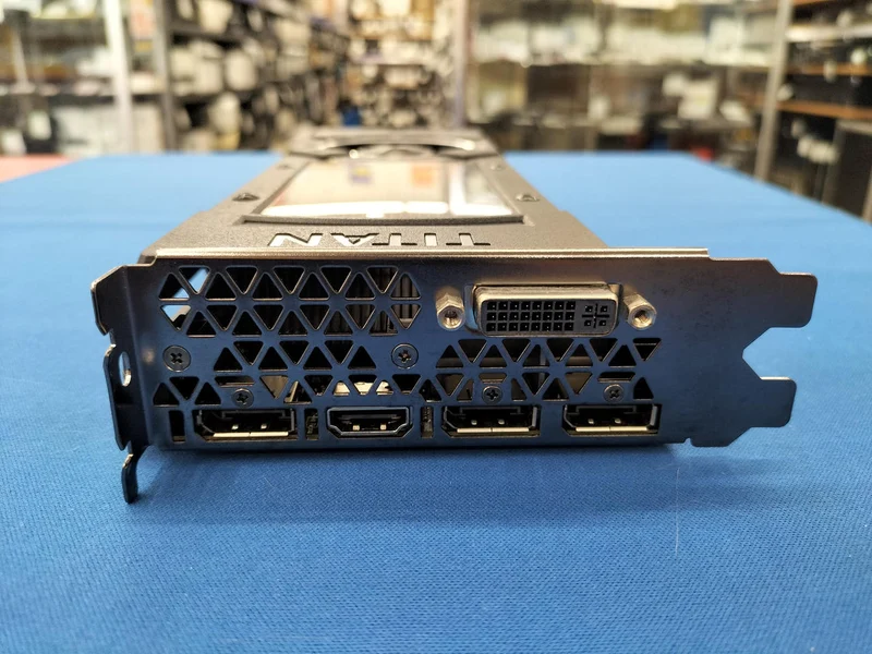 NVIDIA-Grafikkarte: NTITAN X12GD5