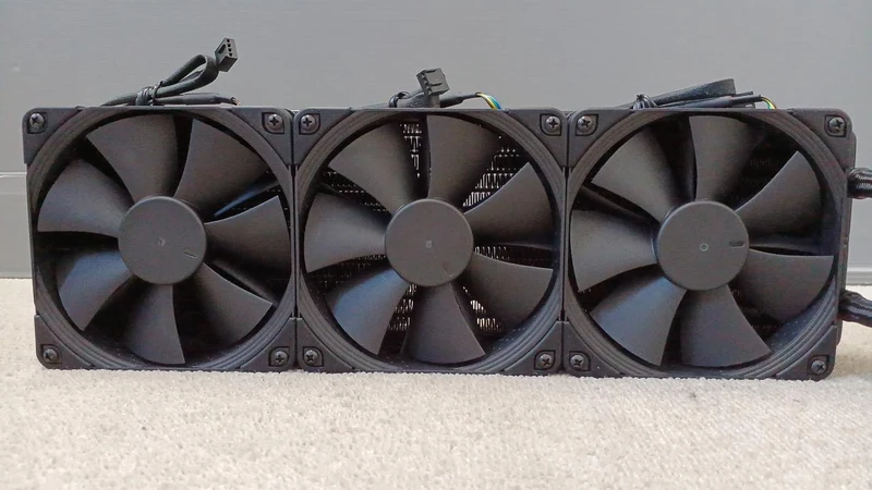 ASUS Wassergekühlter CPU-Kühler ROG RYUJIN360