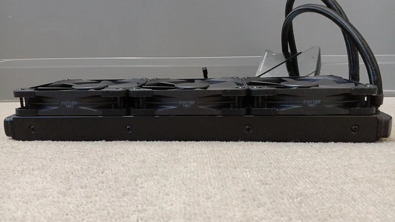 ASUS Wassergekühlter CPU-Kühler ROG RYUJIN360