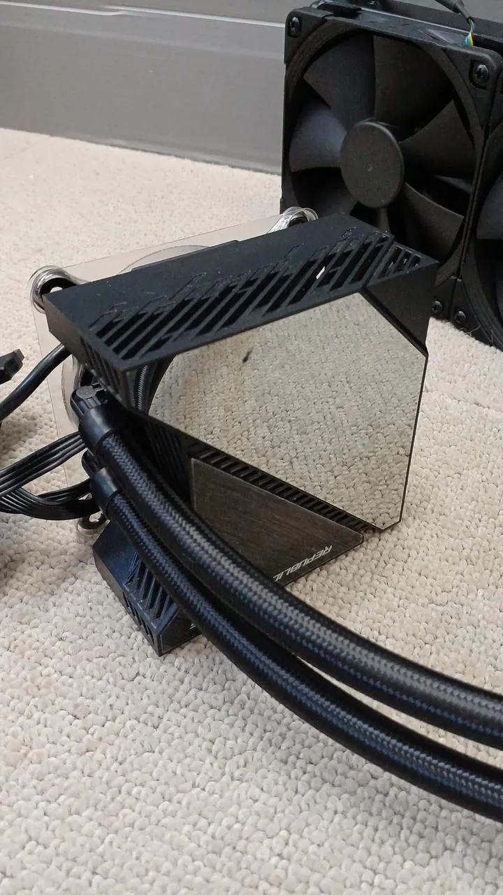 ASUS Wassergekühlter CPU-Kühler ROG RYUJIN360