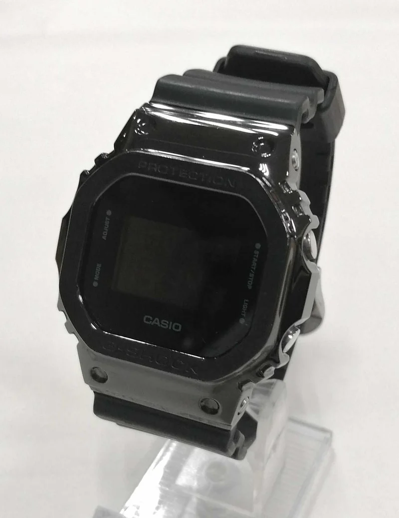 CASIO G-SHOCK GM5600SERIE GM-5600UB / Gebrauchsspuren