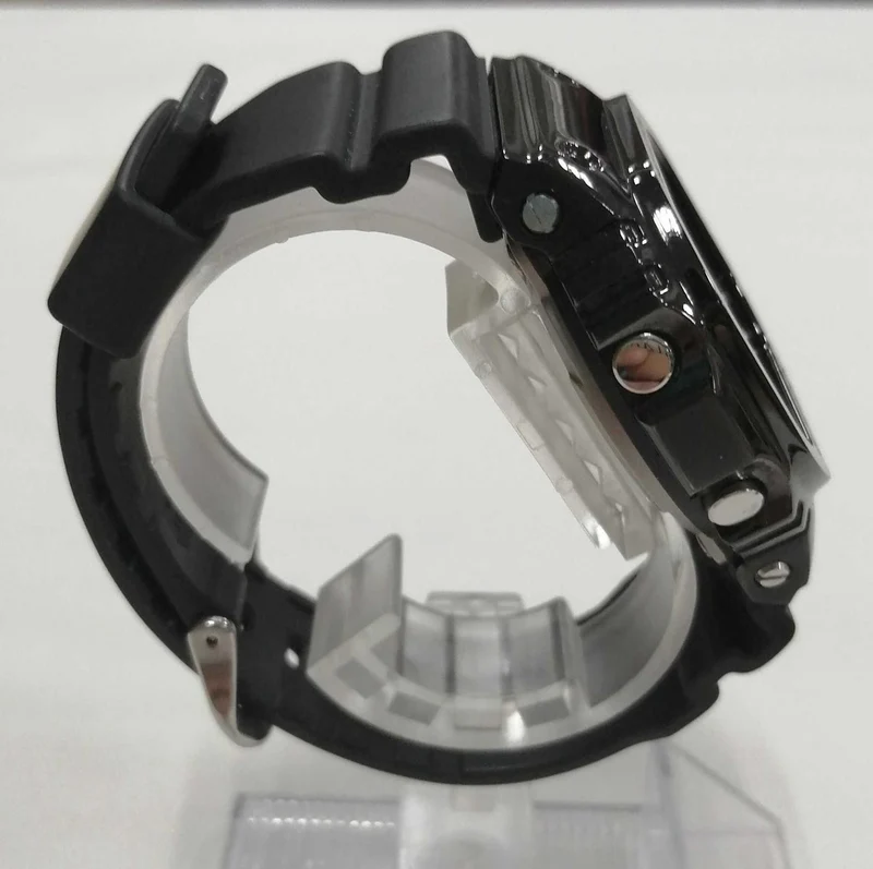 CASIO G-SHOCK GM5600SERIE GM-5600UB / Gebrauchsspuren