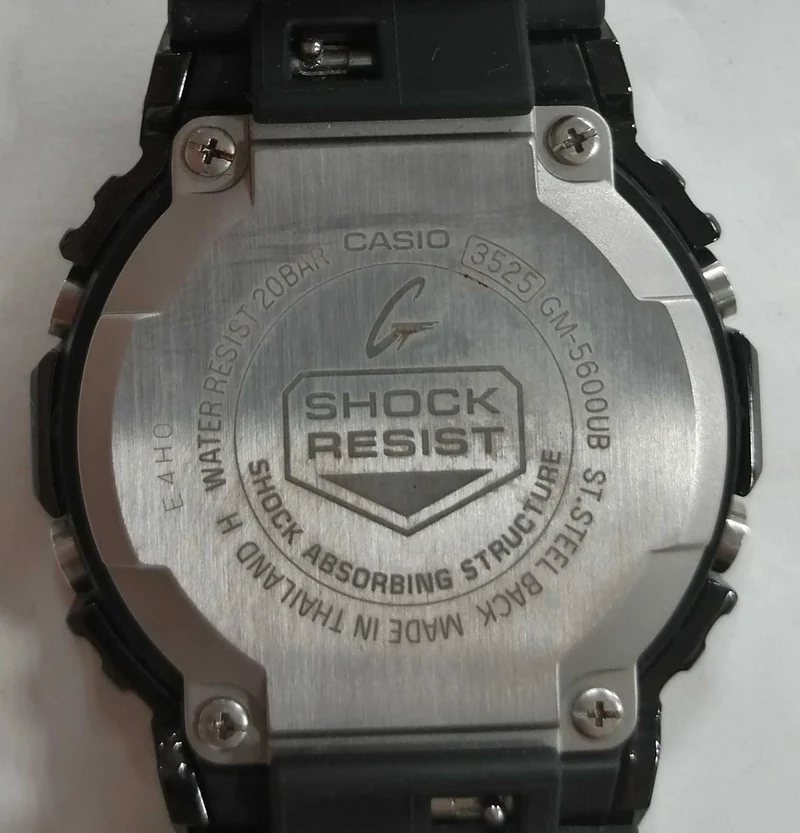 CASIO G-SHOCK GM5600SERIE GM-5600UB / Gebrauchsspuren