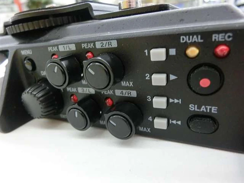 TASCAM PCM-Recorder DR-70D