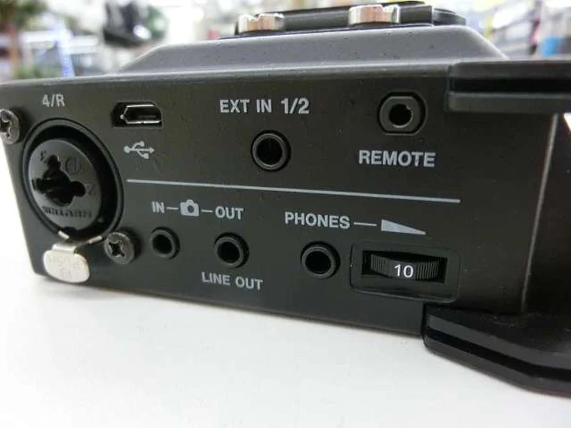 TASCAM PCM-Recorder DR-70D