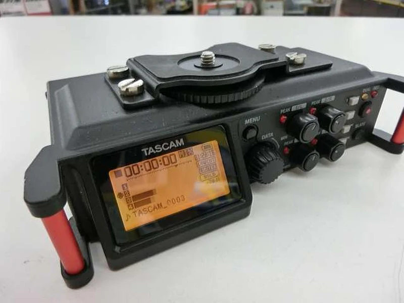 TASCAM PCM-Recorder DR-70D