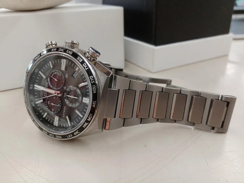 CITIZEN Funkgesteuerte Solar-Eco-Drive Armbanduhr E660-007C801