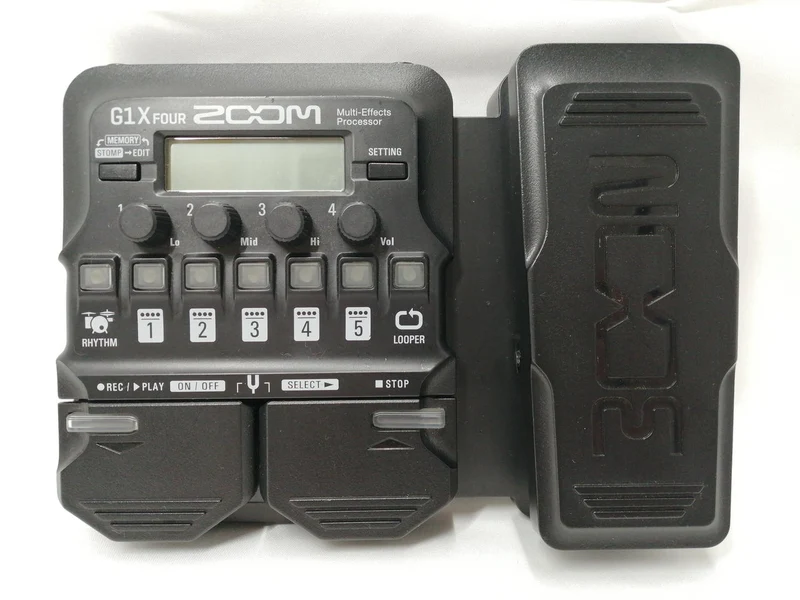 ZOOM Multi-Effekte G1X FOUR