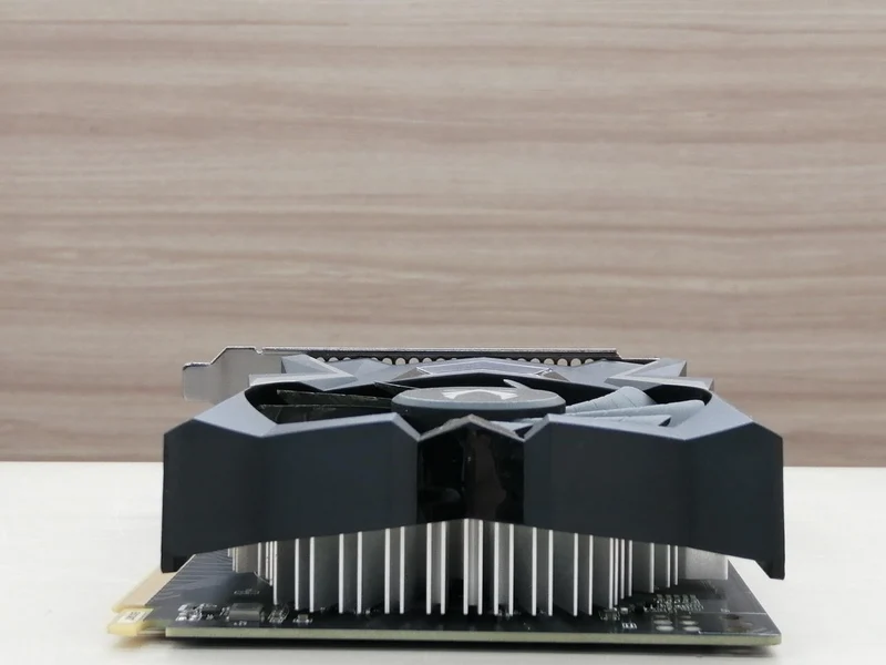ZOTAC PCI-EXPRESS Bus-kompatible NVIDIA-Grafikkarte ZT-T16520F-10L