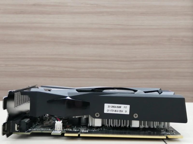 ZOTAC PCI-EXPRESS Bus-kompatible NVIDIA-Grafikkarte ZT-T16520F-10L