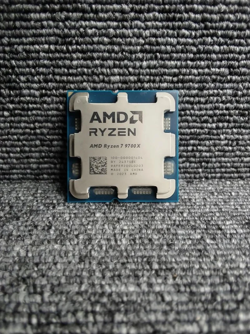 AMD CPU RYZEN7 9700X