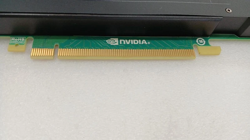 NVIDIA-Grafikkarte: QUADRO M4000