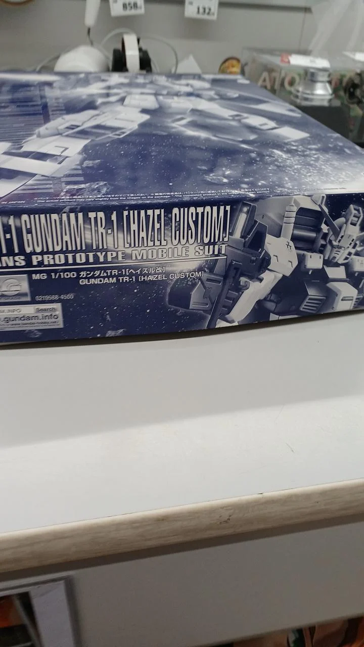 BANDAI MG 1/100 Plastikmodell Gundam TR-1 [Hazel Kai] Premium Vanity Limited Edition