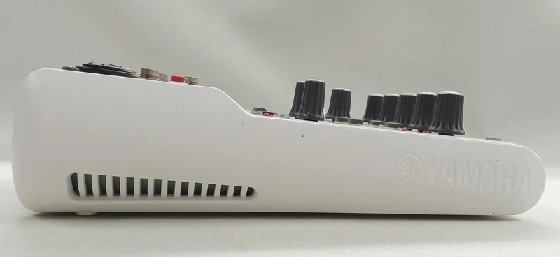 YAMAHA Webcasting-Mixer AG06