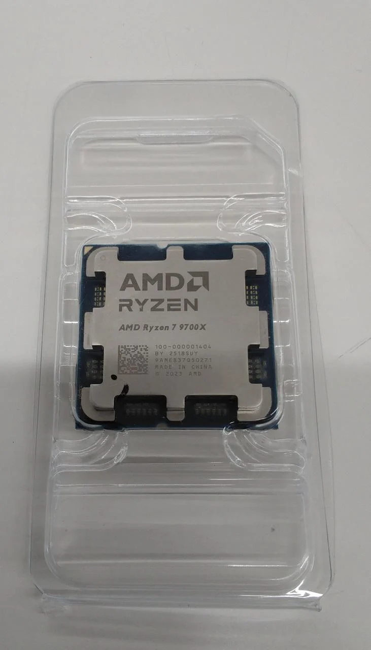 AMD CPU RYZEN7 9700X