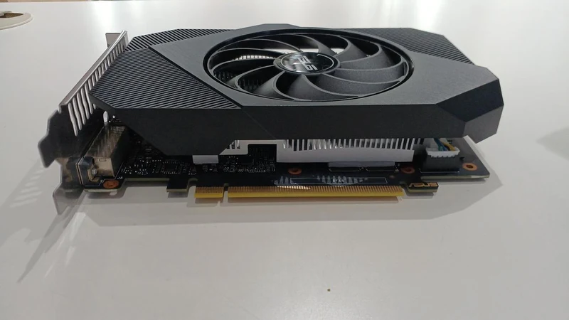 ASUS GTX1650 PH-GTX1650-O4GD6-P