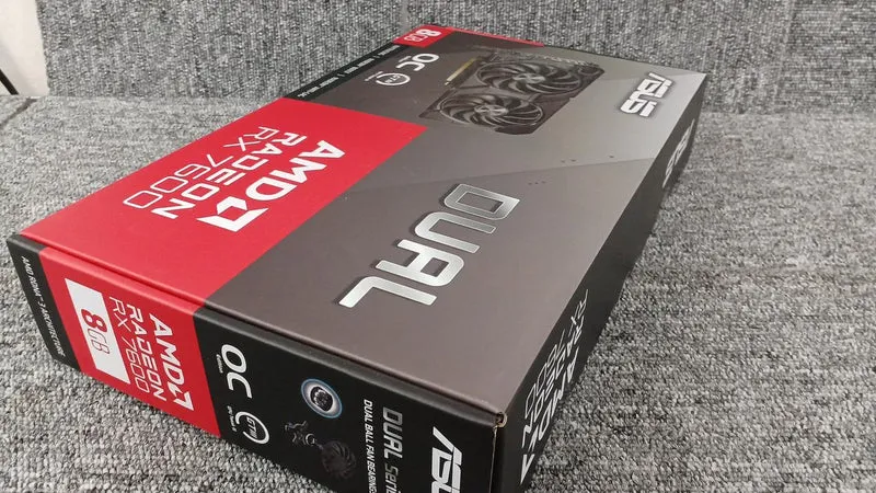 ASUS ungeöffnete Grafikkarte RADEON RX7600