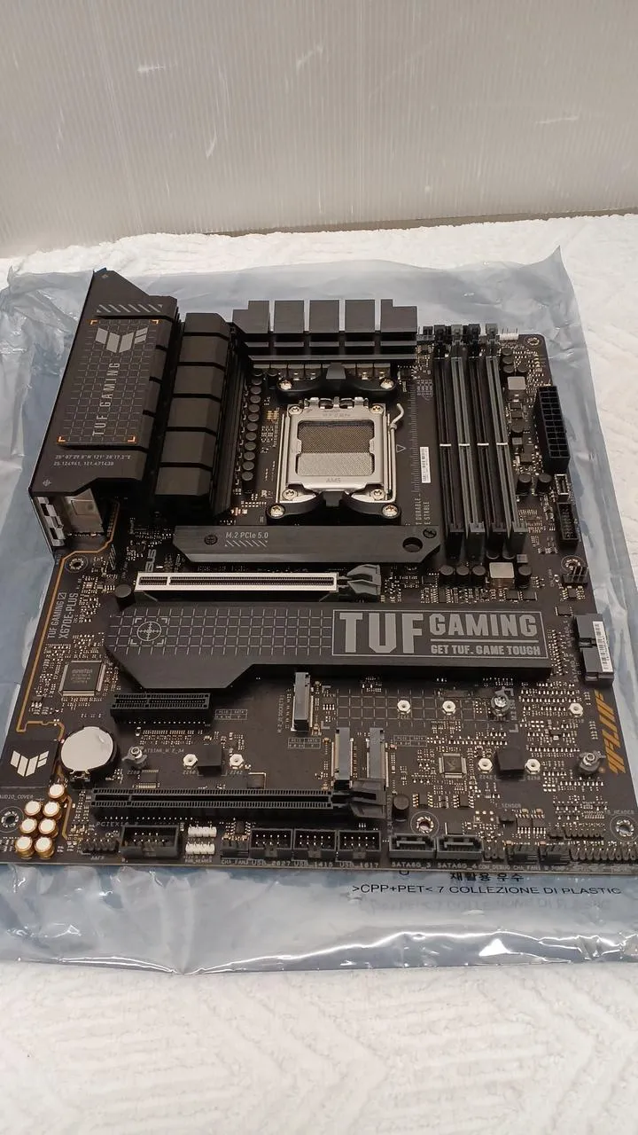 ASUS Mainboard: TUF GAMING X670E-PLUS